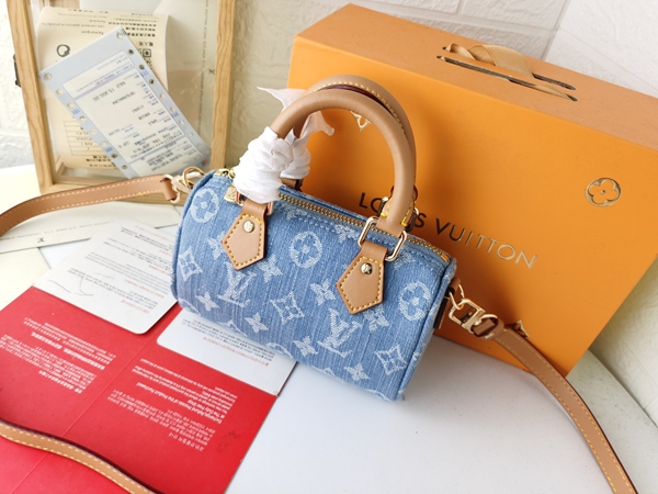 ルイヴィトンバッグ背面デザイン